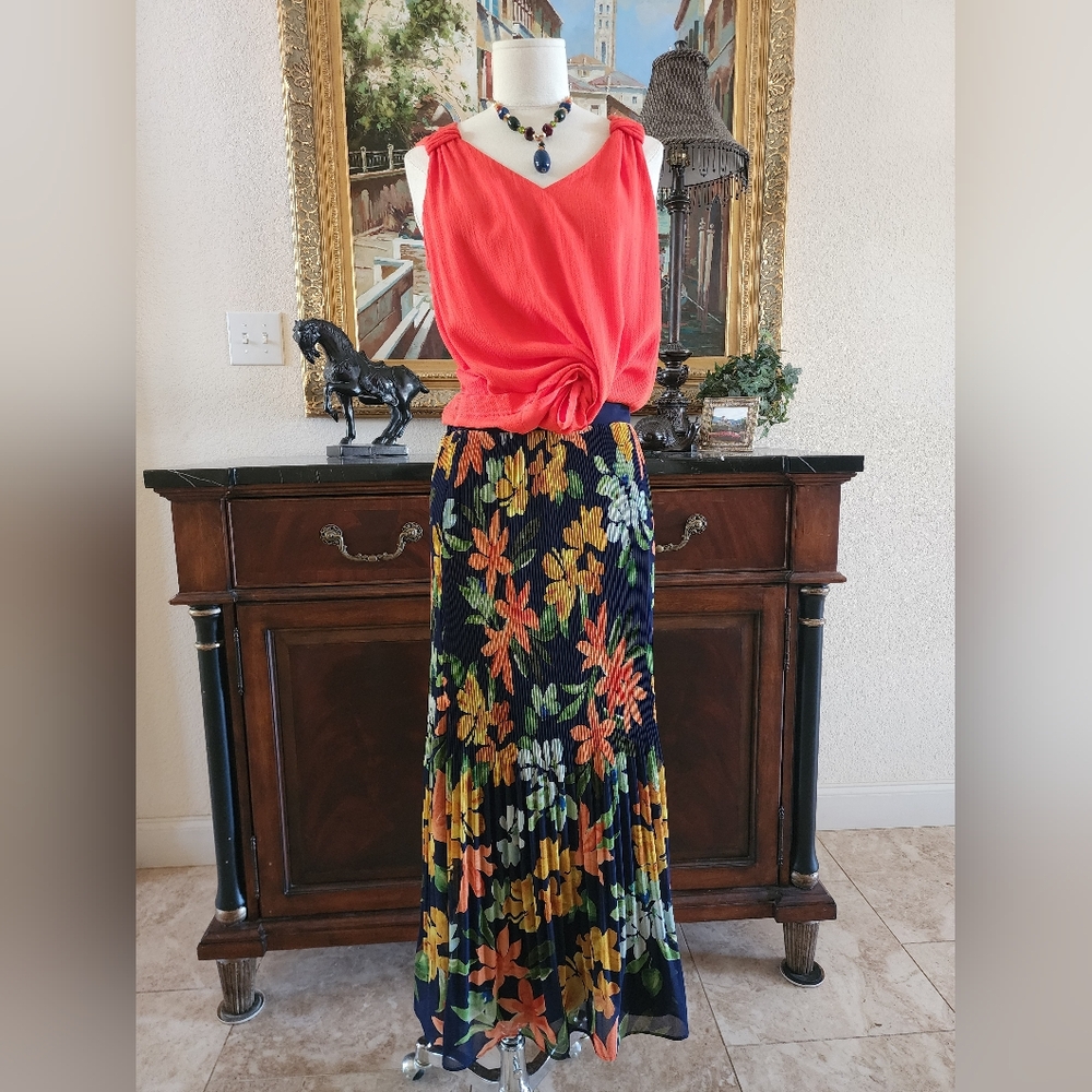 NWT-Daniel Rainn Navy Floral Maxi Skirt!!🧡🌼🌿